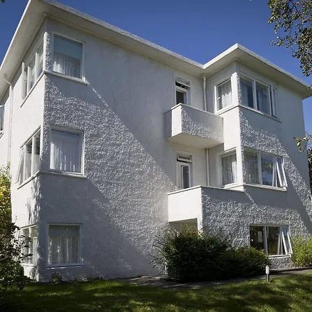 Castle House & Embassy Luxury 3*