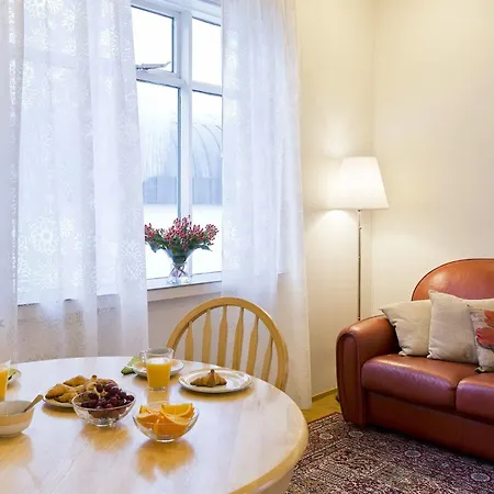 Castle House & Embassy Luxury Отель 3*