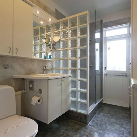 Castle House & Embassy Luxury Отель