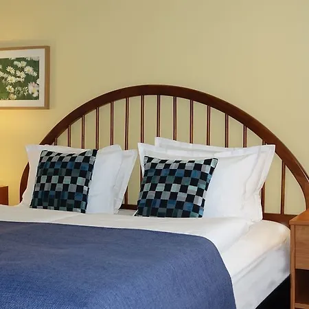 Castle House & Embassy Luxury Отель 3*
